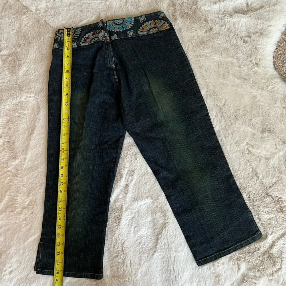 SOLO jeans capris flower print on the waistline Size 6 Dark blue color - Picture 6 of 9